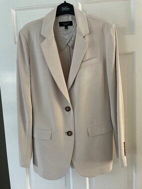 Talbot's bone/ecru color size 6 traditional blazer